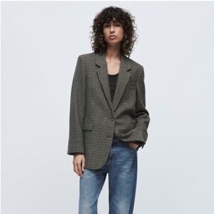 Women’s Black and White Houndstooth Blazer